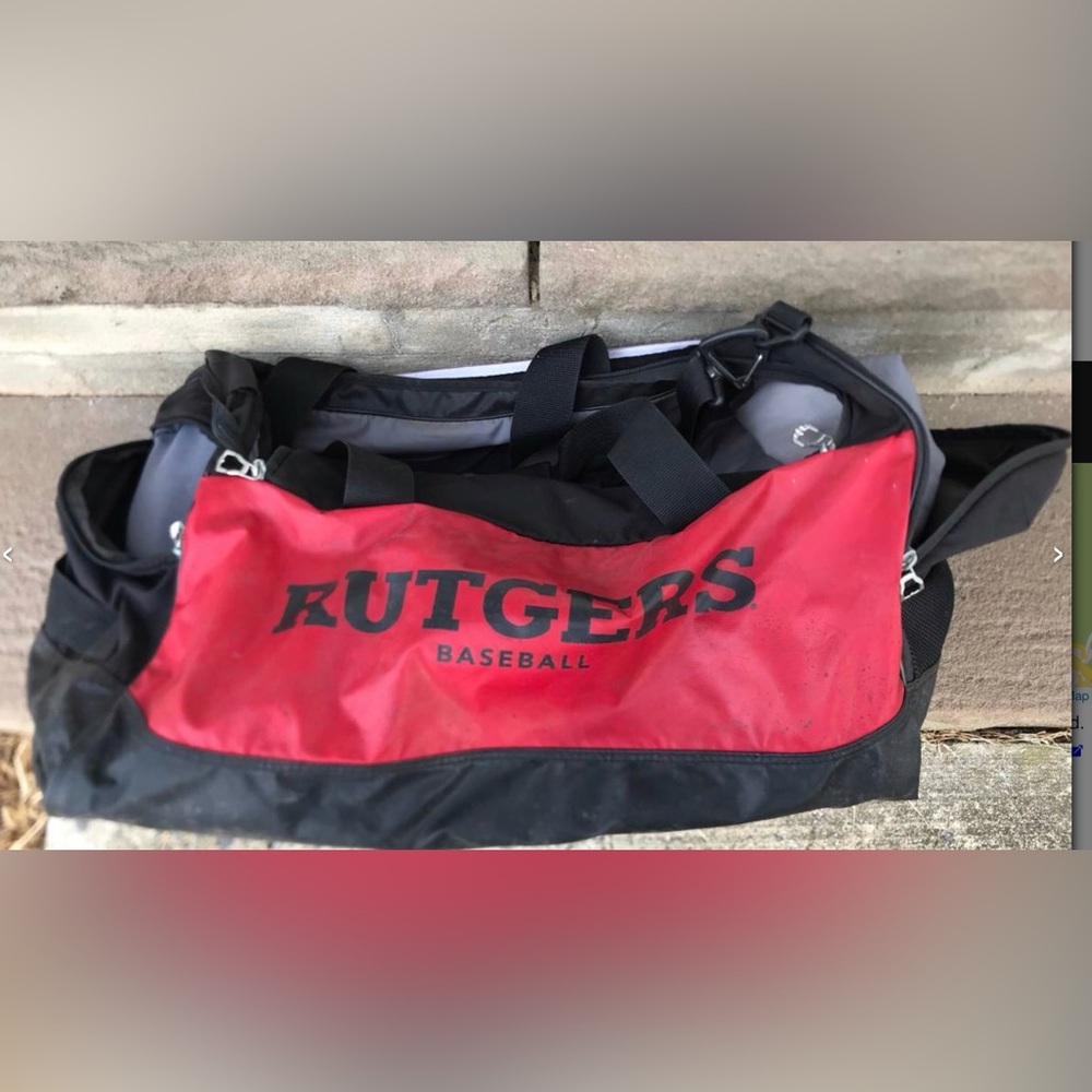 Lg. USED SPORTS DUFFEL BAG, RUTGERS UNIV. TEAM GEAR.